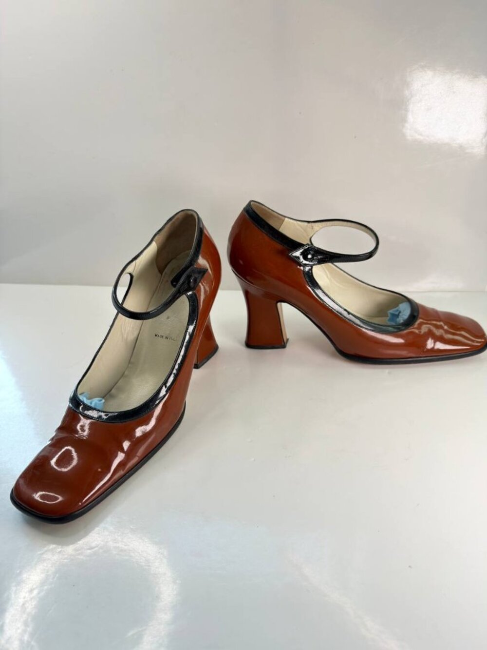 Prada Vintage Patent Leather Mary Jane Heels –  Size EU 38.5 (US 8.5) - Picture 2 of 16